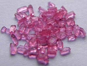 Neodym-dotiertes Yttrium-Aluminat (Nd:YAG)-Kristall