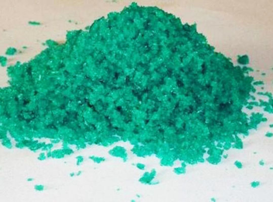 Nickelfluorid (NiF2)-Kristallin