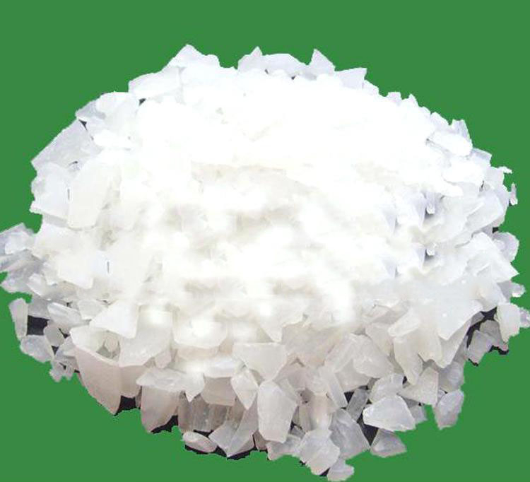 Eisen(II)acetat (Fe(OOCCH3)2)-Klumpen